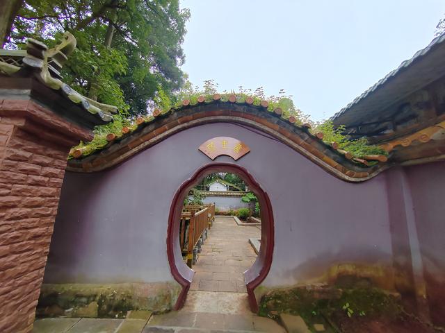 曲靖楚雄纪行之八：狮山古联，道尽帝王身世浮沉