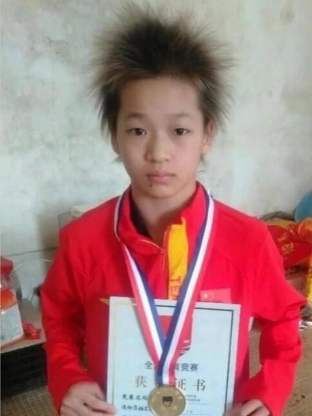 王伟莹再夺冠,赛后透露全红婵不参加单人跳原因:不是最佳状态