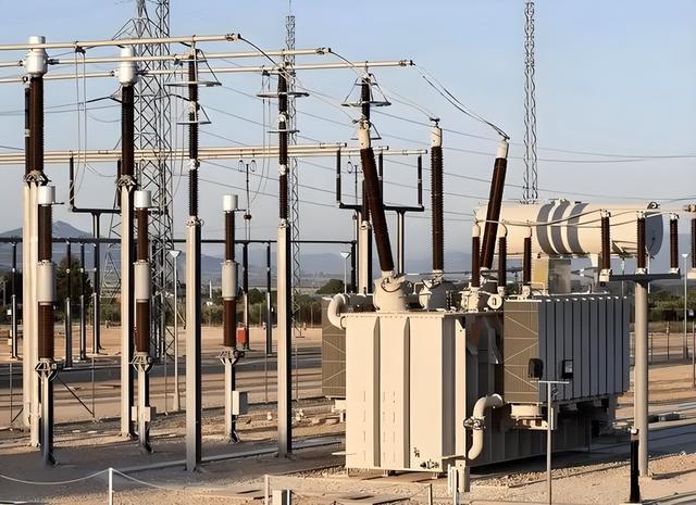 原来马斯克没说错，全球抢的不是芯片，而是中国20万一台的变压器