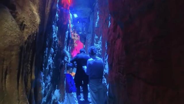 11月开门红！翼龙文旅各景区游人如炽，山水红韵承包秋日欢乐