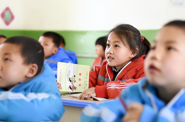 后不后悔？宁夏那个一笑成名拒绝百万签约的小女孩，如今成了这样