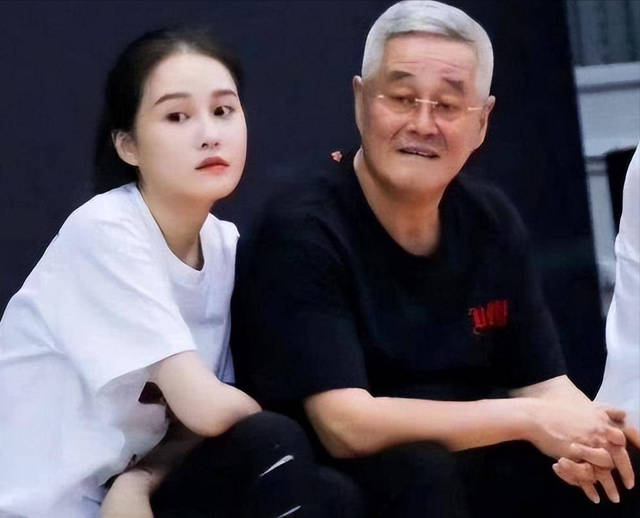 赵本山扛不住了！就算有再多豪宅豪车，也无法拯救自己的女儿