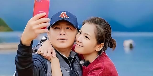 王珂没想到，为自己还清亿万债务的妻子刘涛，早已今非昔比