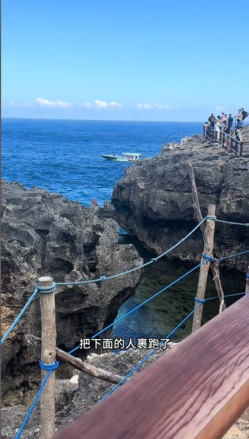 血亏！中国小伙攒钱去巴厘岛，路是烂的 遍地垃圾，还得吃“狗粮”