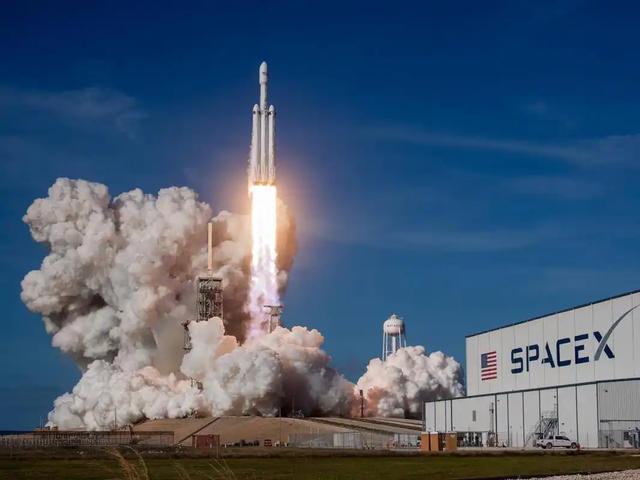 人类最大火箭再突破！星舰第11次试飞成功，马斯克现场见证