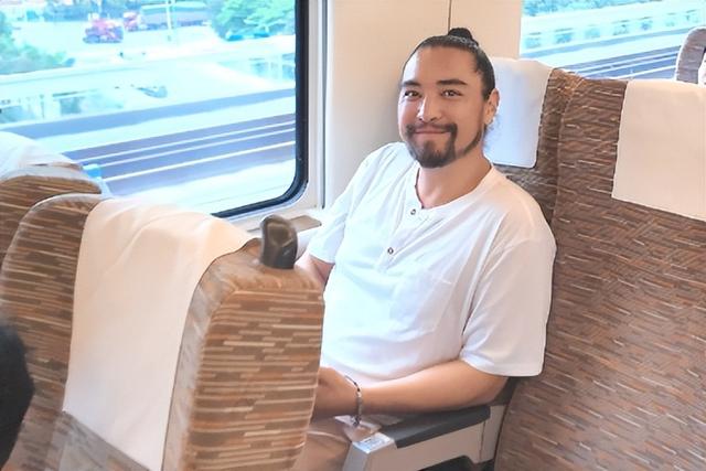 全程1471公里，风景绝美！这趟列车的外国旅客超多！