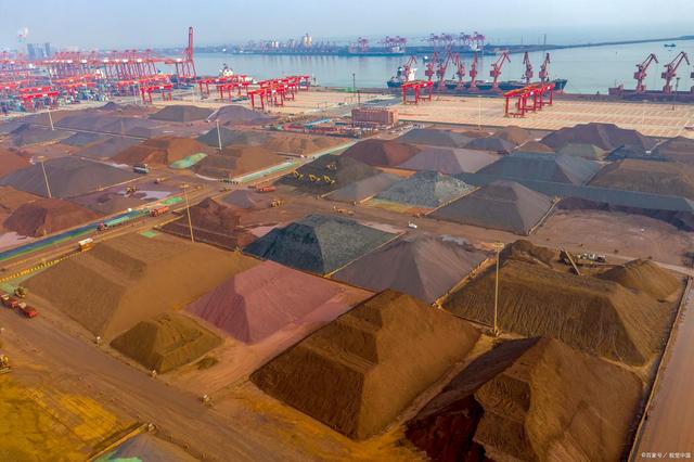 不许中国一家独大，特朗普联合8国在白宫签字，要废中国王牌