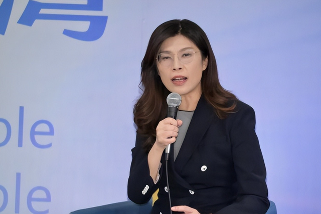 特朗普通告全球	，解决台湾问题，中国自己决定，外交部的回应亮了