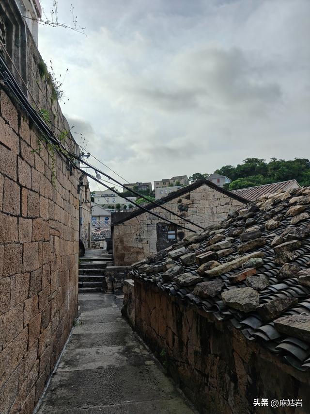 温岭市里箬村，半依山腰半海滨，小嫏嬛里缘分深