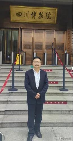 窥探蓉成历史文化 感受成都现代文明