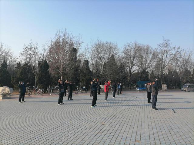 研究发现：那些长期打太极的老人，到65岁以后，很多都变成了这样