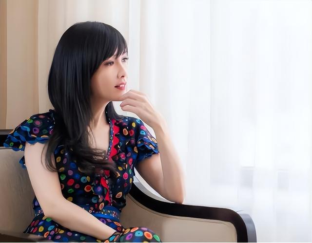 被戴8次绿帽子，后又捉奸在床，这就是我们“玉女”守卫的爱情？