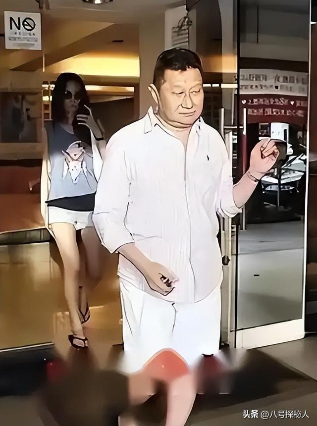 包养情人无数，娶初中同学女儿为妻，玩老婆闺蜜，嗜色如命的富豪