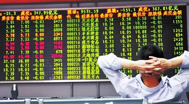 你抛美债，我抛中债！外资纷纷减持中国债，大量资金流向美国？