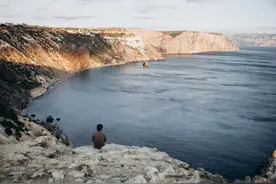 一个人痛苦的根源：处理不好《自我与本我》图片