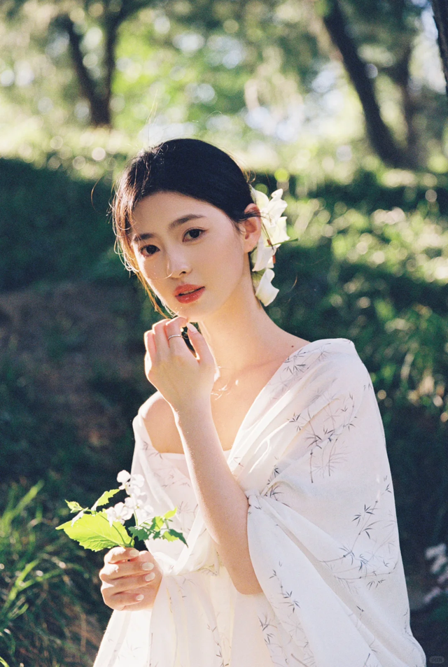 中戏艺考女生第一！郑佳慧！05年，身高170cm，长得高级气质出众