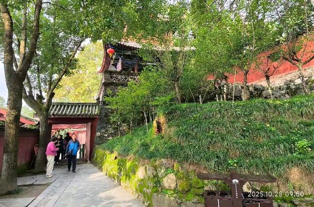 参观勉县武侯祠