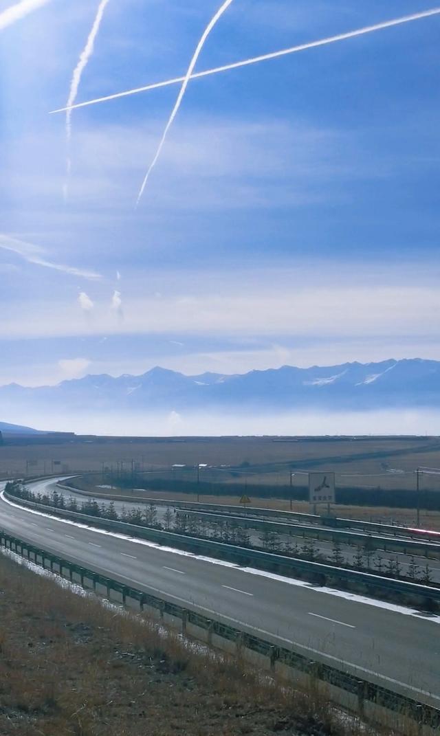 五绝:行旅望祁连山随吟