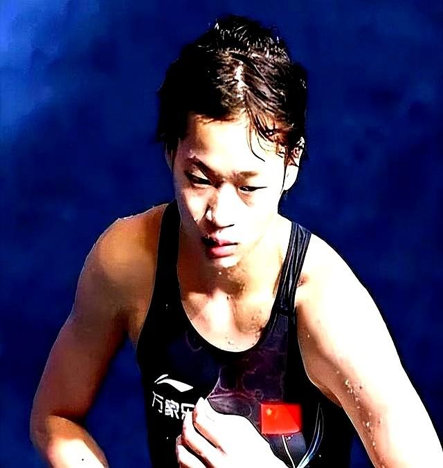 正式退出。全红婵官宣意外决定，中国跳水队无奈批准，陈芋汐祝福