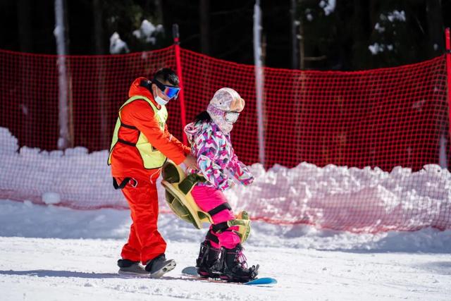 手慢无！明月山滑雪季早鸟票限量开抢，最低198元薅到爽！