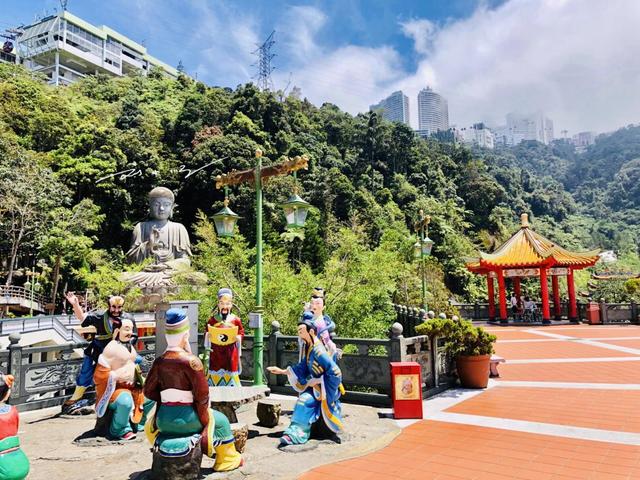 马来西亚这座中华寺庙，竟然建在赌场旁？据说来拜佛的大都是赌徒