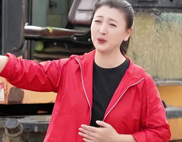 官方下场！闫学晶儿媳吃空饷传闻真相大白，原来她和孙涛处境一样