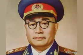 南京军事学院的首任院长是刘伯承，他离职后，他的继承者都有谁？图片