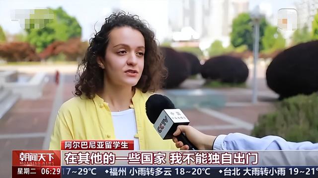 央视发文！五一假期刚结束，外国游客接连锐评中国，反应相当一致