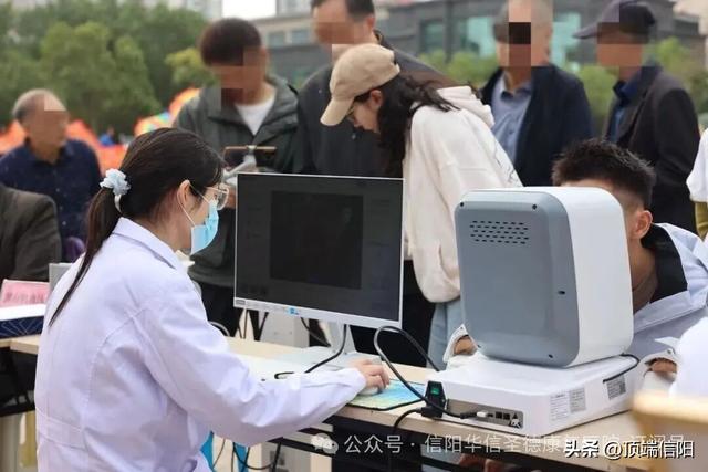 AI智能设备亮相义诊现场！信阳华信圣德康复医院参加全市大型义诊活动
