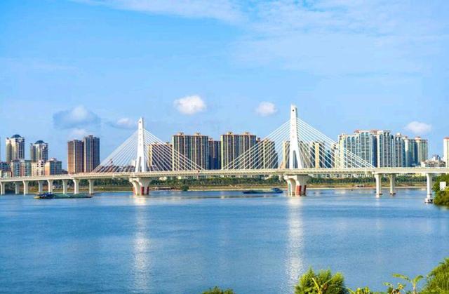 广东“巨无霸”地级市，面积比广州、湛江都大，人口不到深圳13