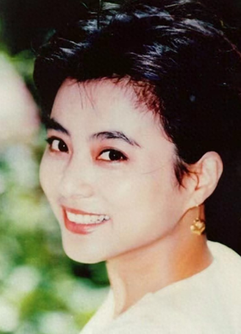 她一生只拍一部戏，却让人为她痴迷几十年，如今65岁却仍如少女