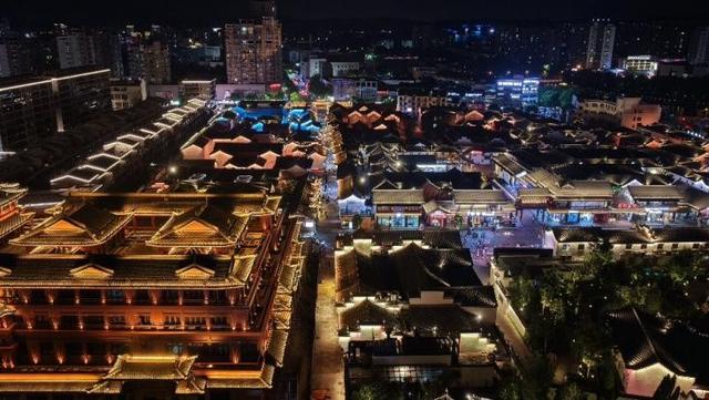 浙江省金华市武义县古城：夜色中的繁华盛景