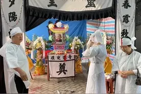 老人离世后，子女为何要“守夜”，是怎样守的？不少人做错了图片