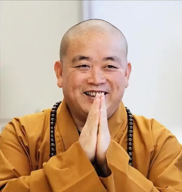 一查吓一跳！掌控少林寺38年的释永信被曝更多信息，私底下太壕