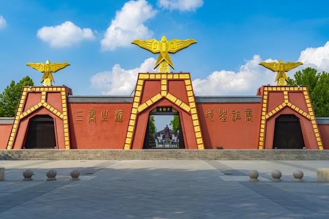 别再去热门景点了！这10个清静小城，人少景美消费低，值得一去