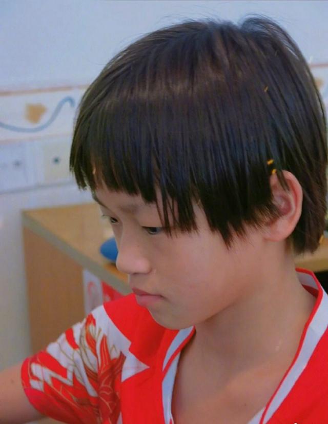 全红婵无缘冠军原因揭晓！人民日报9个字给出答案，真相太心酸