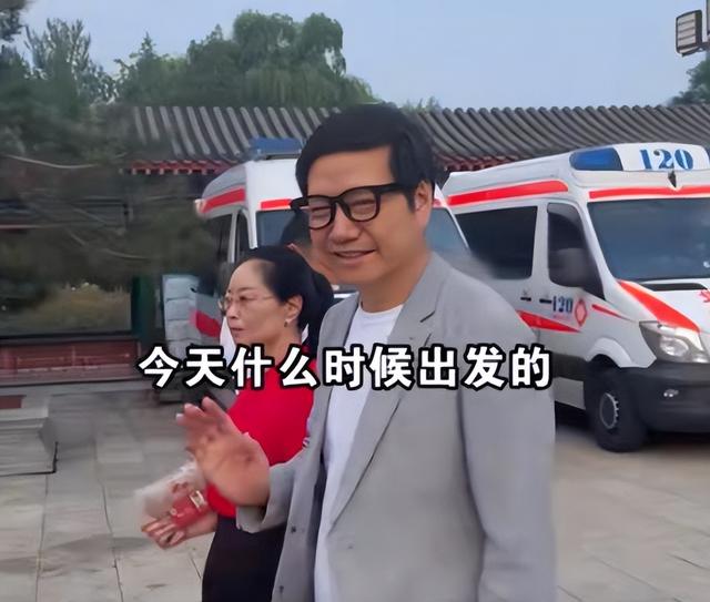 7位商界大佬现场观看阅兵，雷军周鸿祎3点出发，董宇辉位置不简单