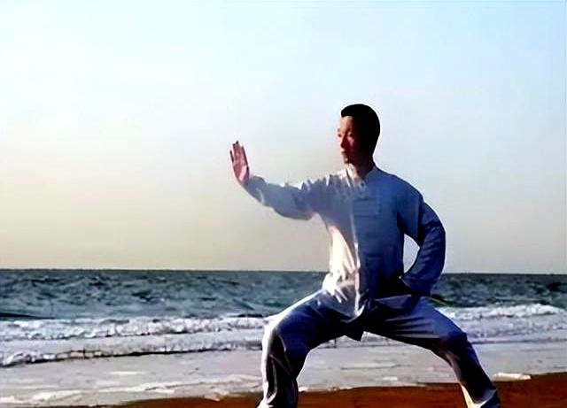 太极拳的“劲”从哪来？99%的人练错了!练出来的整体能量才入门