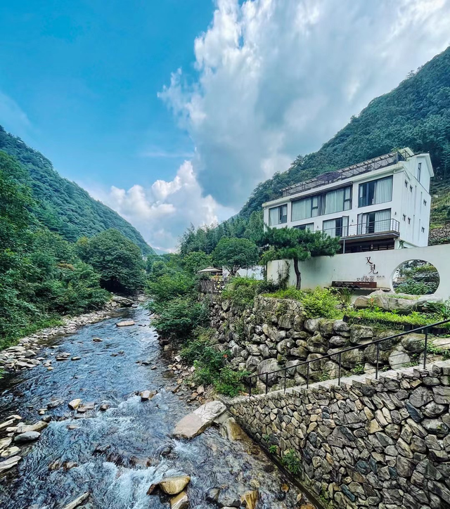 住下来才是真临安！这七把钥匙，打开26℃的山水烟火！