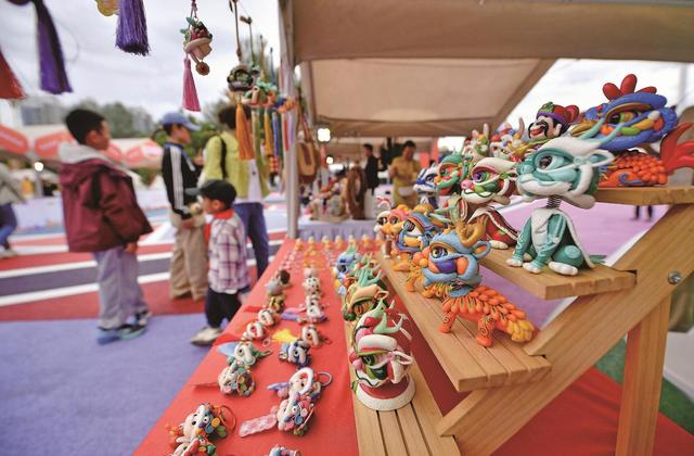 第七届中阿博览会文旅市集亮相银川 50个展位呈现20国风情