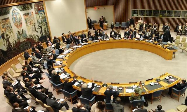 美国撑腰，欧盟妄图用1850亿俄资产援乌，普京放话：动一下试试！