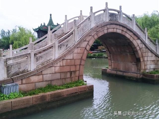 瘦西湖：一条河流的美学历险