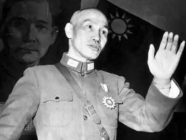 1949年蒋介石败退台湾，带走了多少军队？说出来让人难以接受