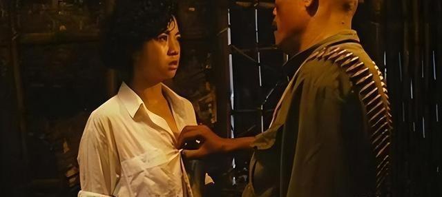 陪玩陪睡只是冰山一角，认干爹，舔手指，拜高踩低，实在荒唐！