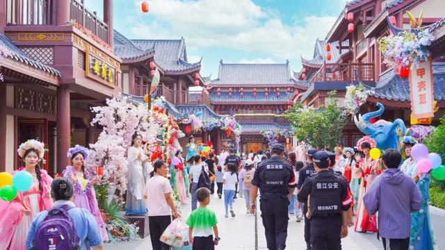 假日温情满鹰潭，文旅服务暖人心【全球学子嘉游赣 奇绝鹰潭逍遥游】