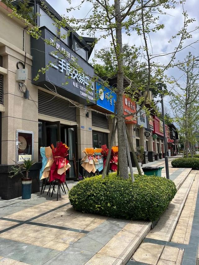 市场的焦虑者从买房人变成了卖房人