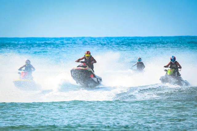 喜报！万宁日月湾滨海沿线入选全国首批高质量户外运动目的地建设名单