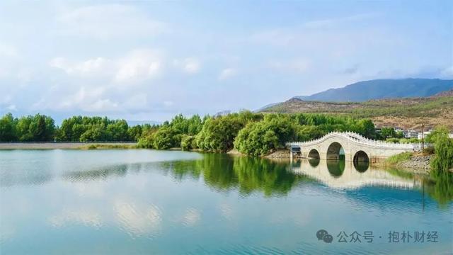 在丽江感受繁华，听当地人讲述焦虑和隐忧