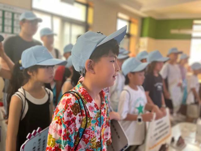 市南区：20组亲子家庭漫步老城 拿着“文明地图”去寻宝