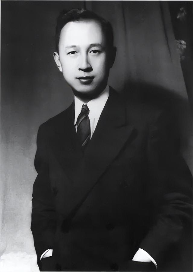 钱学森与杨振宁的差距在哪？很多人理解错了，答案在他们的归宿里